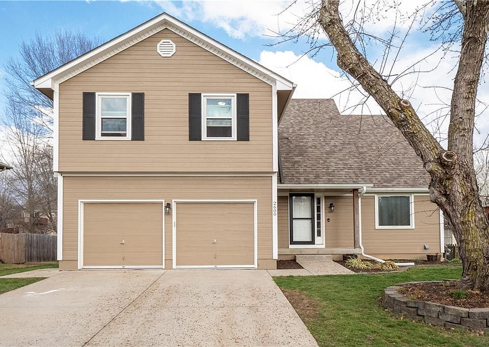 1st image of 2600 NE Quail Walk Trl