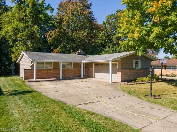 7674 Ragall Pkwy, Middleburg Heights, OH 44130