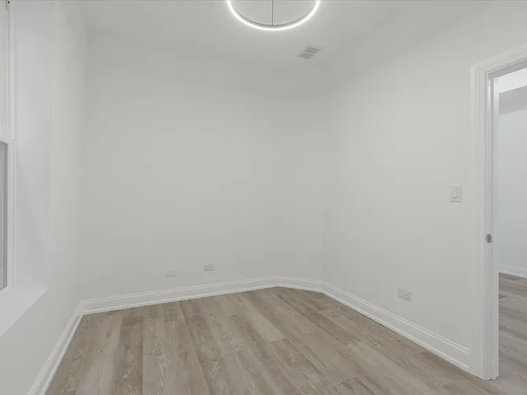 4521 S Hermitage Ave #1R — Photo 7
