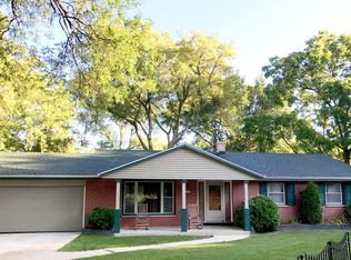 1536 W Fairfield Ct, Glendale, WI 53209
