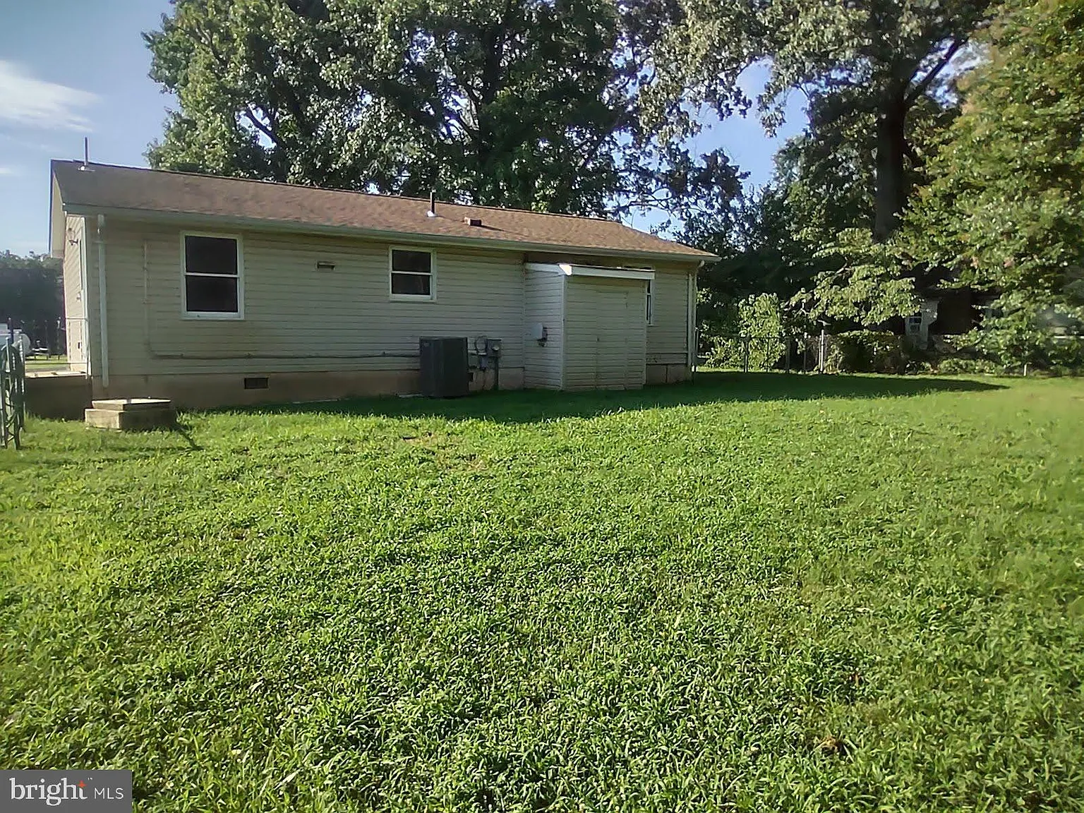 3 bed, 1008 sqft, $2,150 — Photo 2