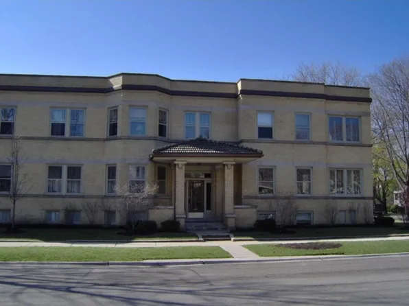 127 Pleasant St, Oak Park, IL 60302