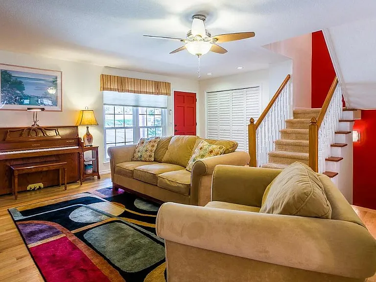 1535 Bradley Dr — Photo 5