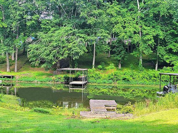 4th image of 80 Lakeshore Dr S