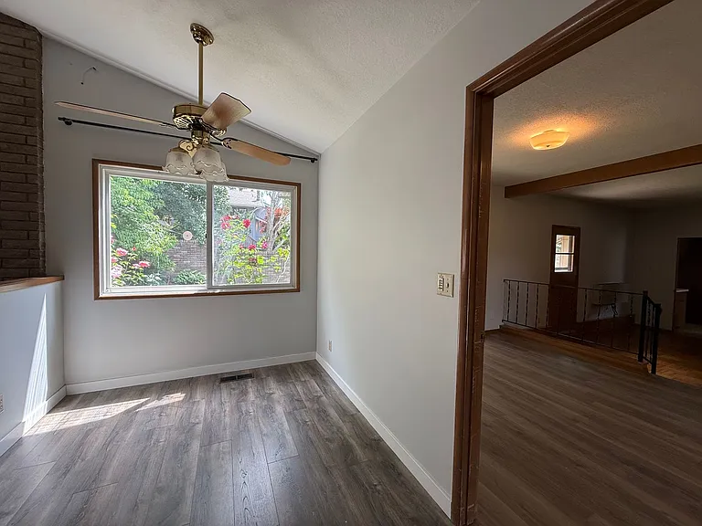 11820 SW Belmont Ter — Photo 11
