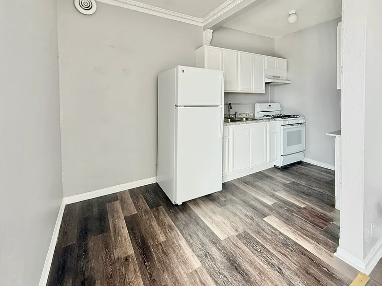 6349 N Western Ave #3K — Photo 5