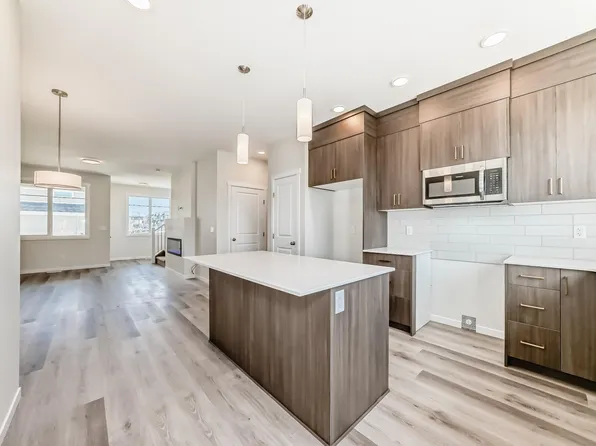 17548 63rd St NW, Edmonton, AB T5Y 2N4