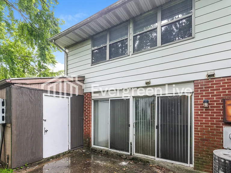 7775 Mount Hood Dr — Photo 15