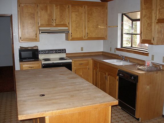 3rd image of 2581 Black Oak Cir