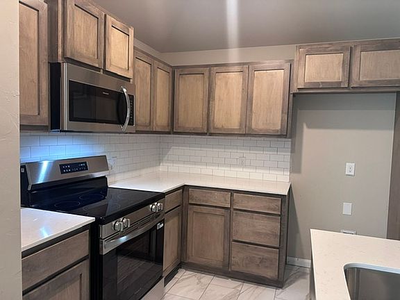 5th image of 8109 Solare Pl