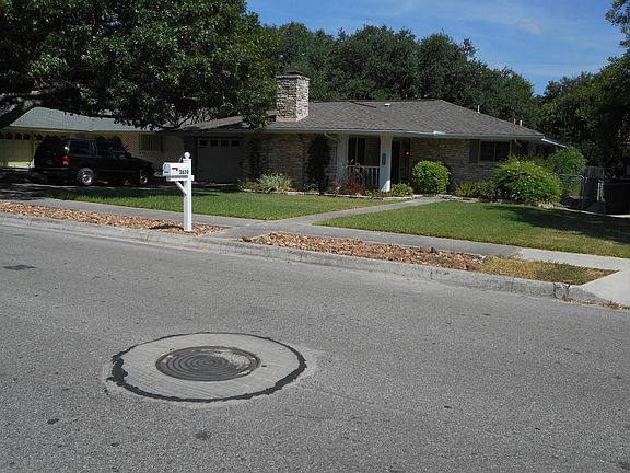 3rd image of 3639 Pinebluff Dr