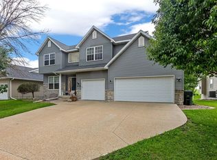 3102 Falcon View Ct SW, Cedar Rapids, IA 52404