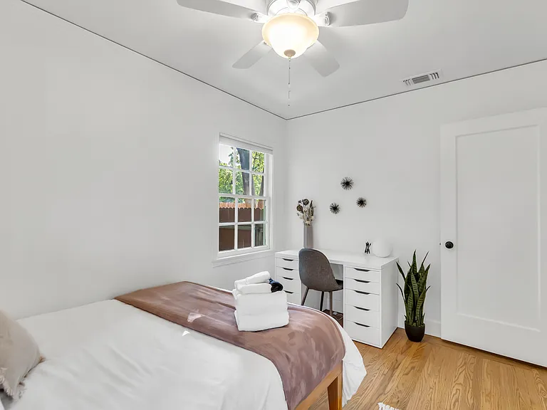 1539 Maryland Ave — Photo 24