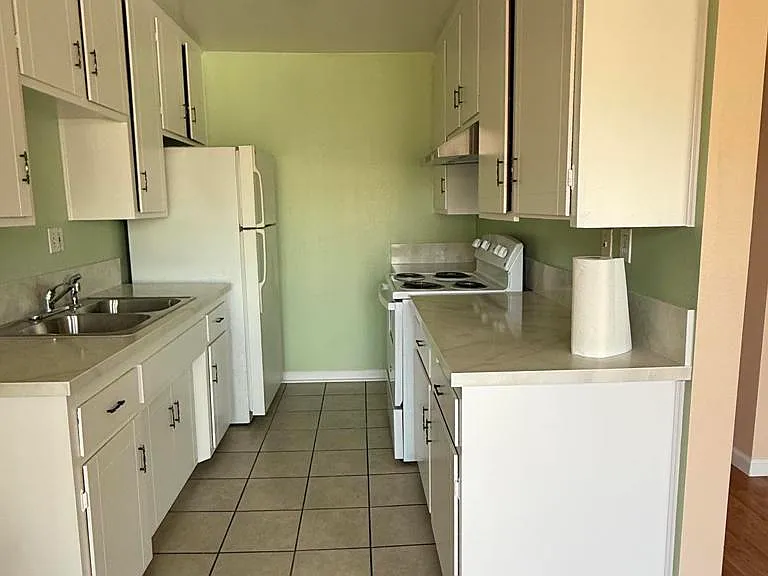 285 Moss St #75 — Photo 2