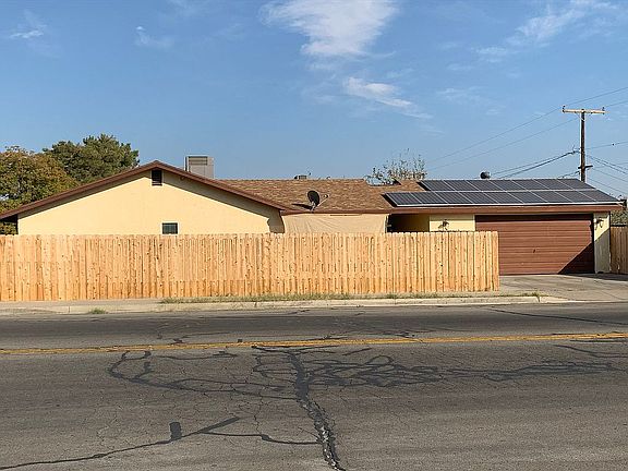 Side & Garage View