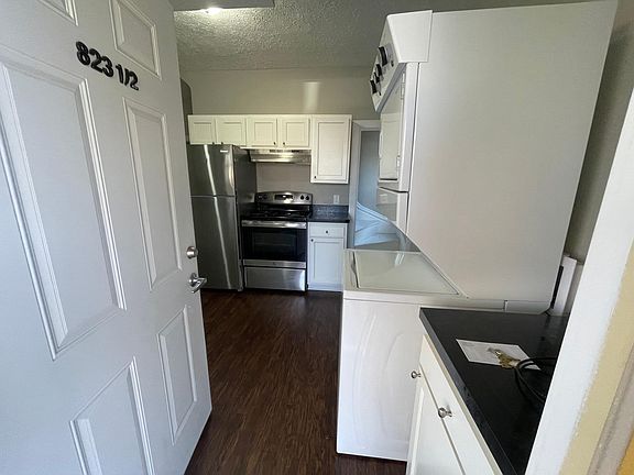 4th image of 823 N Capitol Ave #3