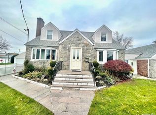 44 Jefferson Ave, Mineola, NY 11501