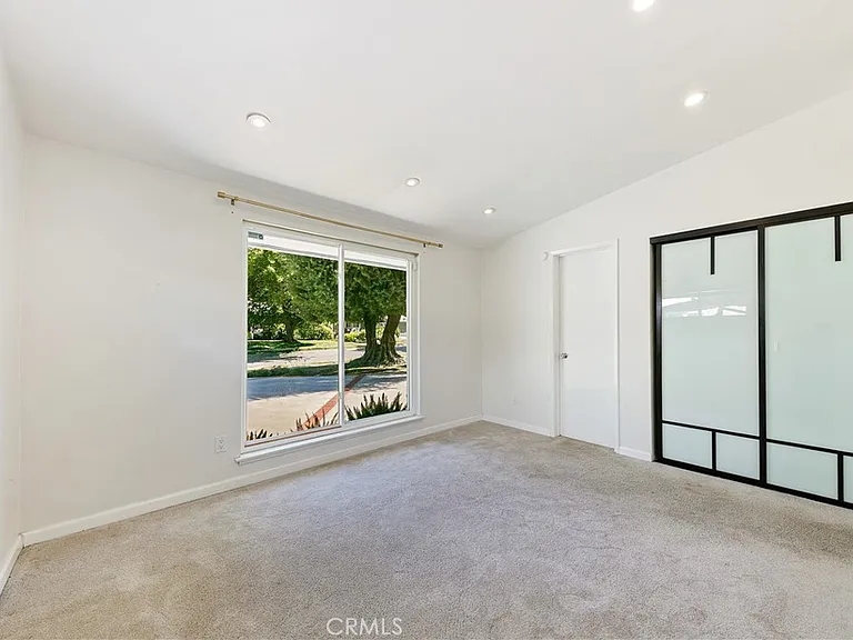 22951 Austin St — Photo 35