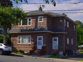 437 Broad St, Carlstadt, NJ