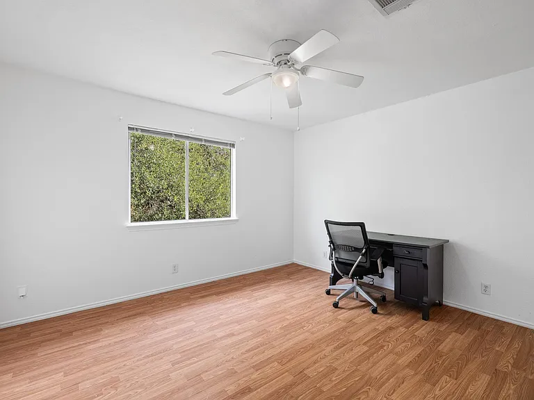 104 Grant Ct — Photo 19