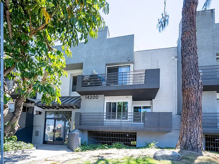 14200 Victory Property — Photo 1