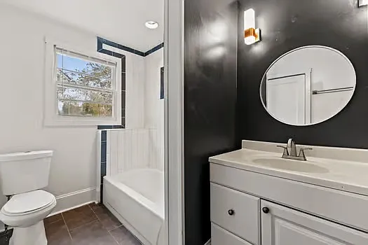 723 E Henry St #A — Photo 24