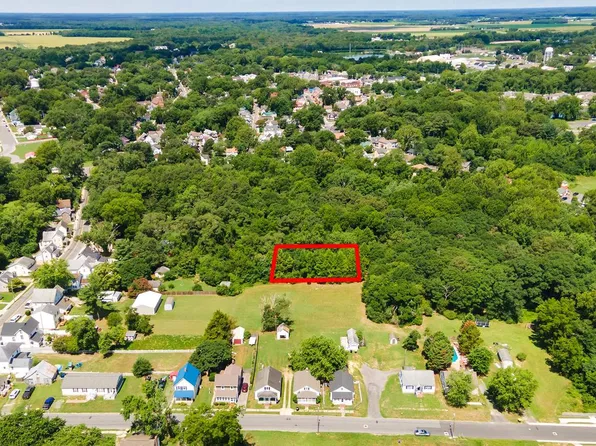 S Fuller St, Laurel, DE 19956