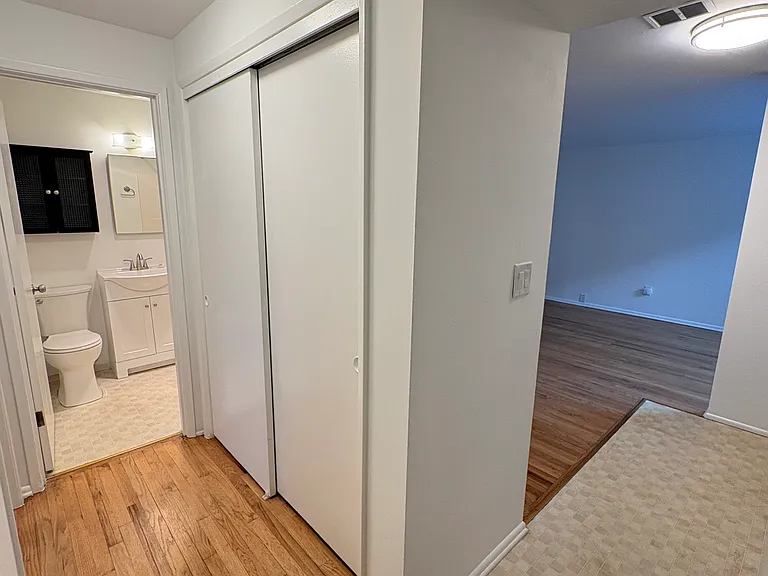 408 N 61st St #4 — Photo 13