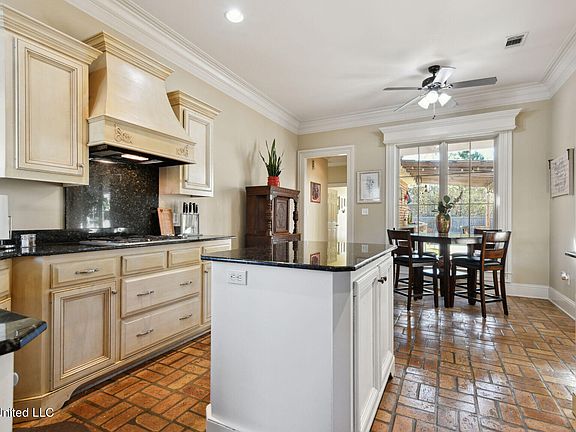 3rd image of 135 Sea Oaks Blvd
