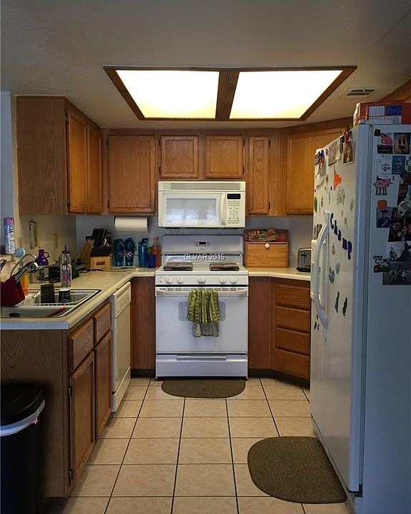 2nd image of 856 Bergamont Dr
