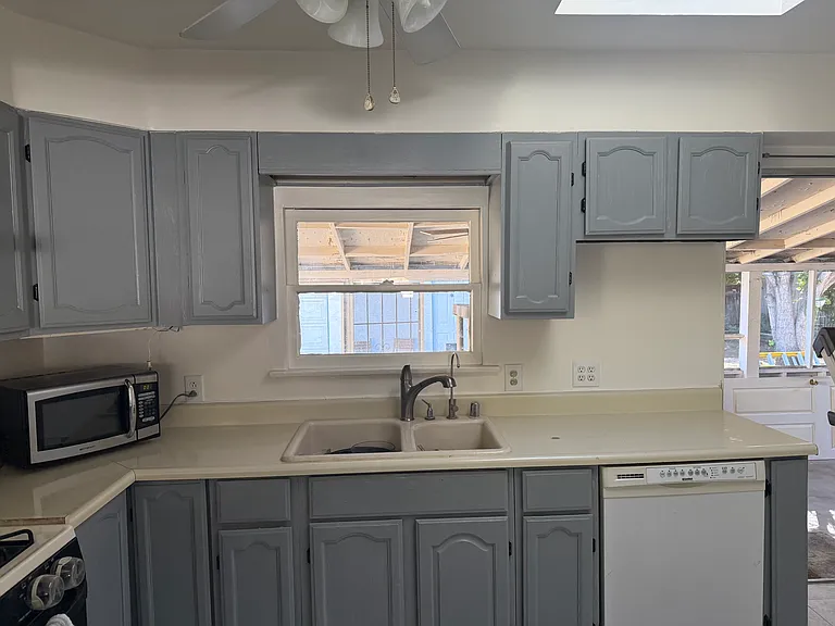 344 N Poli St — Photo 6