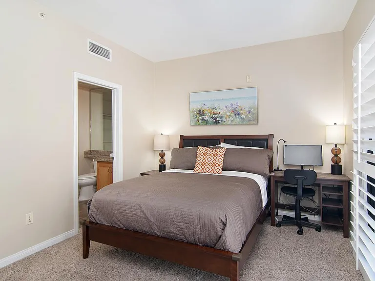 450 J St #4291 — Photo 14
