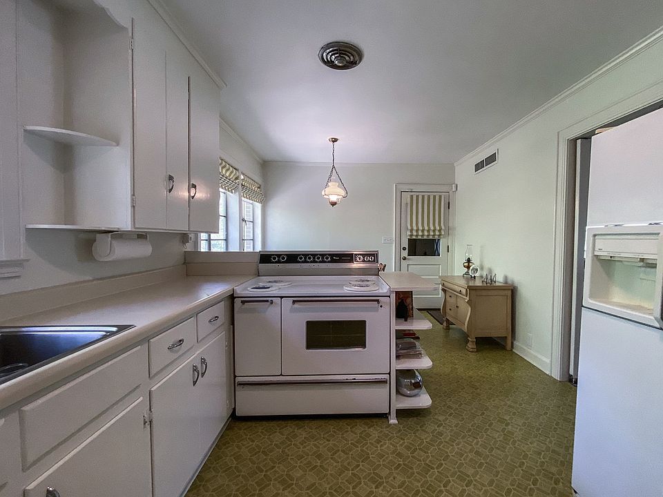 601 N Trinity St, Geneva, AL 36340 Zillow