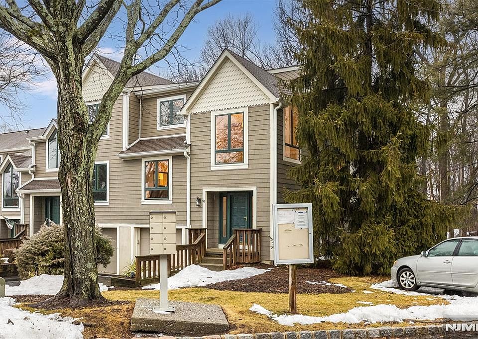 1st image of 61 Mill Pond Rd