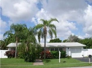 1720 NW 104th Ave, Pembroke Pines, FL 33026