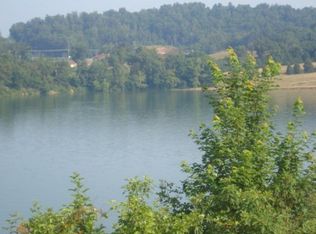 809 S Austin Springs Rd, Johnson City, TN 37601