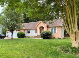 725 Dickens Pl, Chesapeake, VA 23322