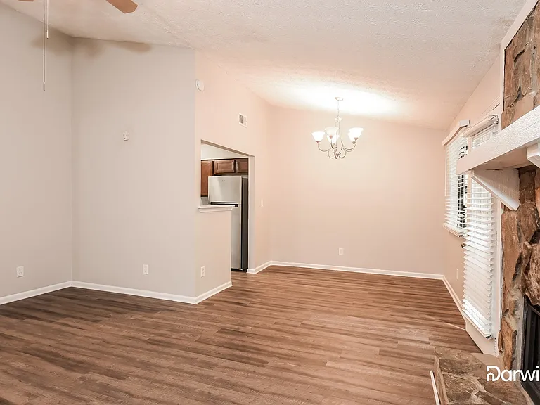 2571 Redfield Dr — Photo 7