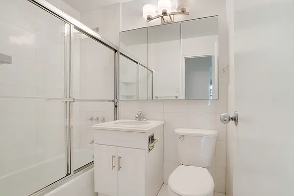 Rented by Compass | media 10