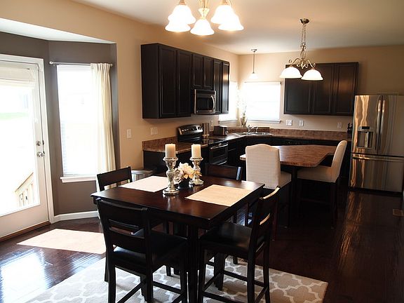 Kitchen and Breakfast Bay