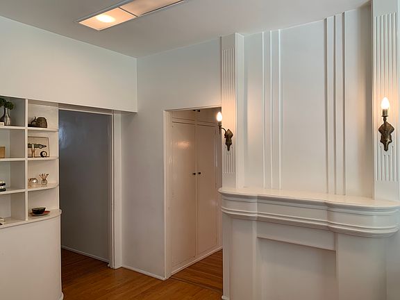 5th image of 520 N Rossmore Ave APT 102