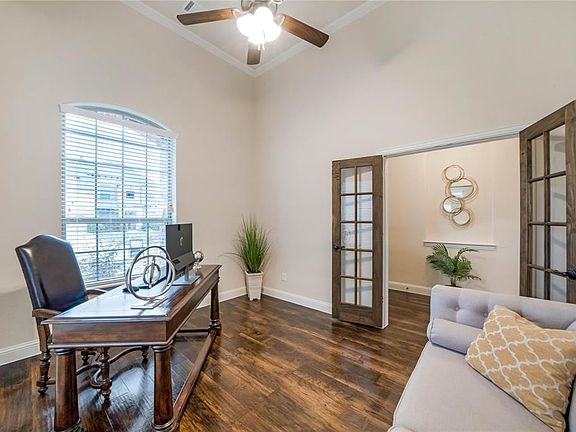 4th image of 418 Foxtail Ct