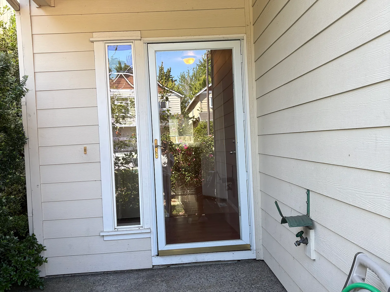 3 bed, 2.5 bath, 1664 sqft, $2,300 — Photo 3