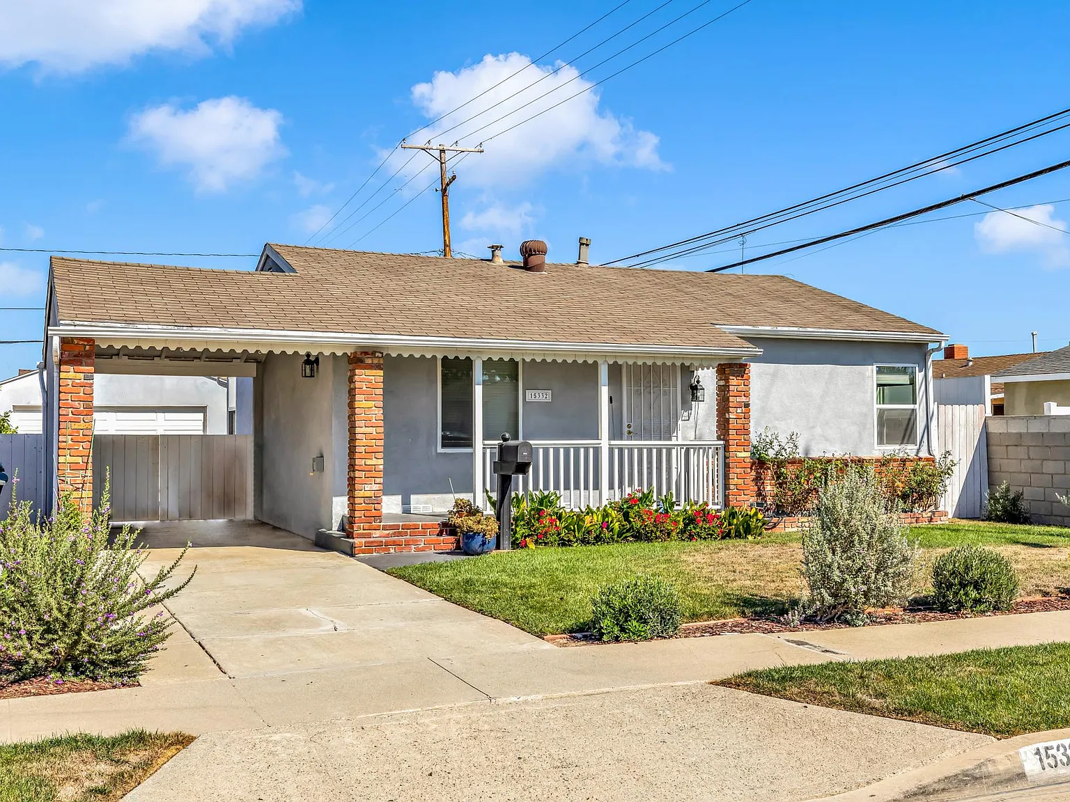 15332 Arcturus Ave — Photo 2