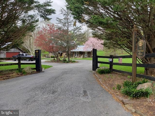 2nd image of 3108 Tuckers Ln