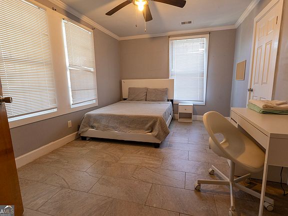 5th image of 1278 Jackson St