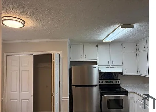 1981 Patterson Cir — Photo 5
