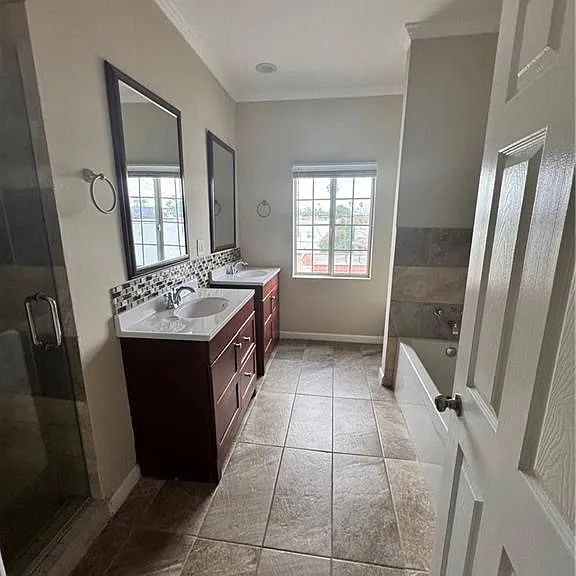1046 S Citrus Ave — Photo 30