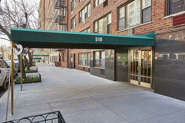 Sold by Stribling | media 6