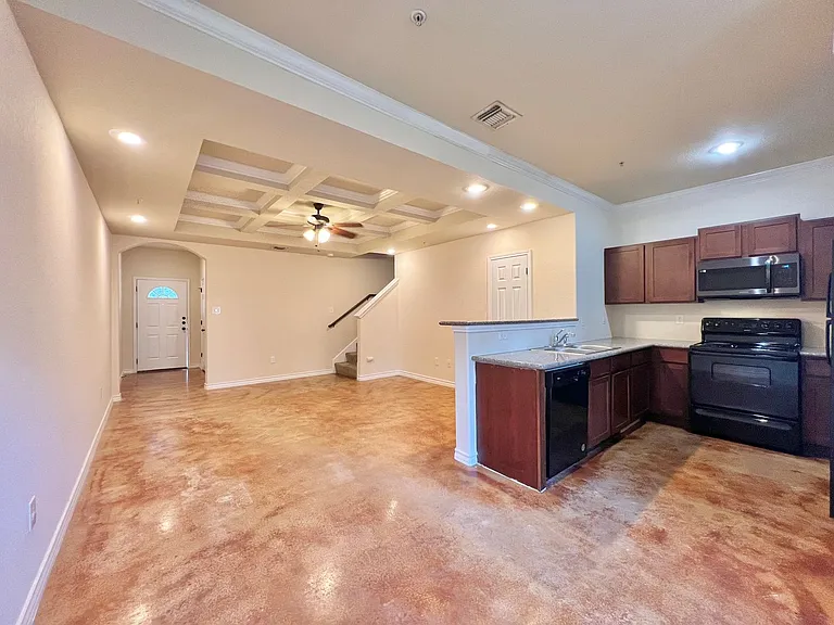 6414 Attucks Ln — Photo 5